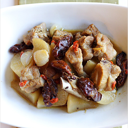 Chinese Pork Ribs Recipe (白萝卜蚝干焖排骨)