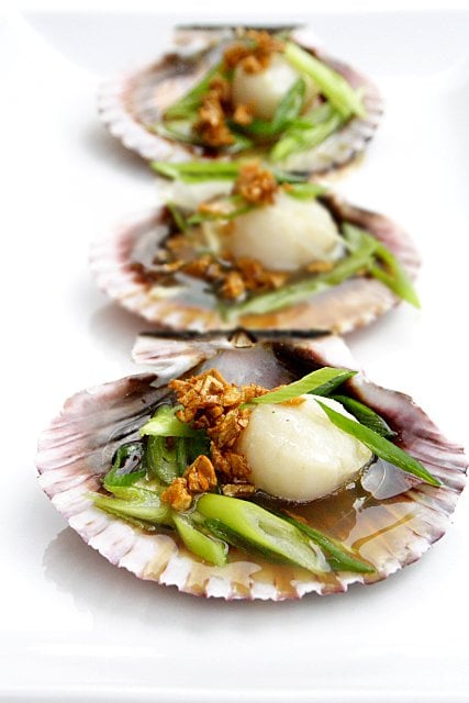 Steamed Scallops With Soy Sauce And Garlic Oil Easy Delicious Recipes 0307