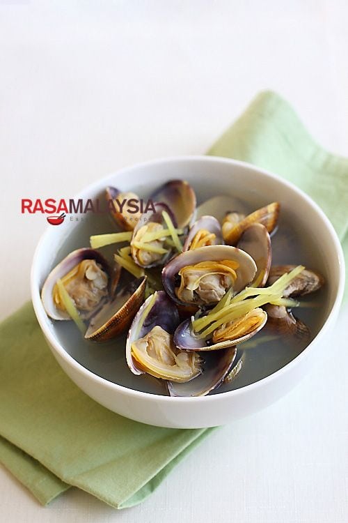 Ginger and Clam Soup recipe - It takes only a few ingredients and 15 minutes to prepare. | rasamalaysia.com