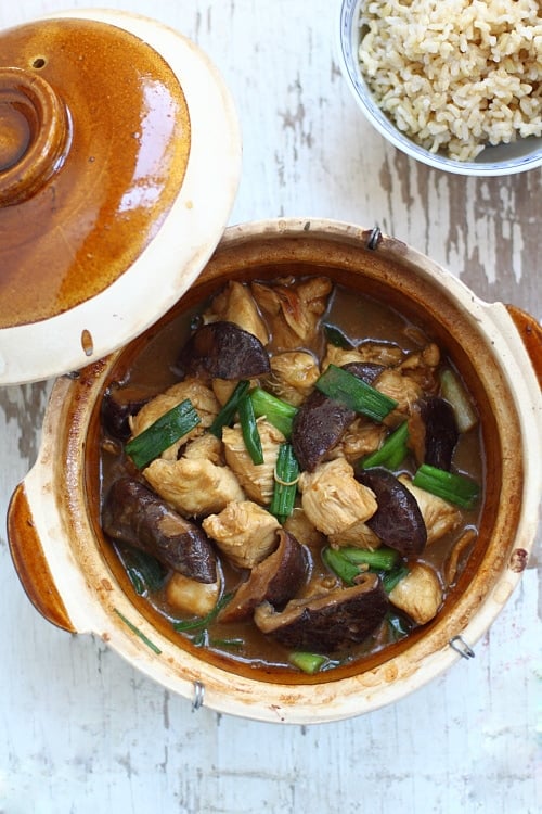 Clay Pot Chicken with Mushroom | Easy Delicious Recipes