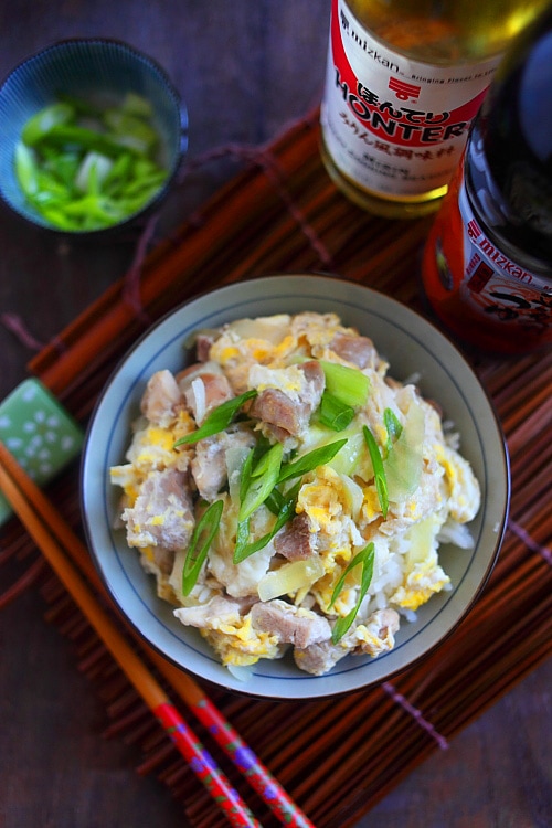 Healthy and easy Japanese Oyakodon featuring chicken and eggs served in a rice bowl.