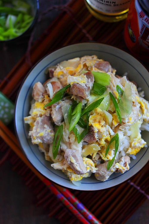 One-pot delicious and easy Japanese rice bowl with eggs and chicken.