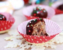 Chocolate Chip Cookie Dough Truffles