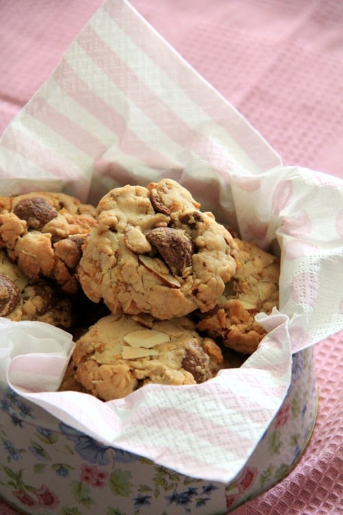 What is a good recipe for cookies made with cornflakes?