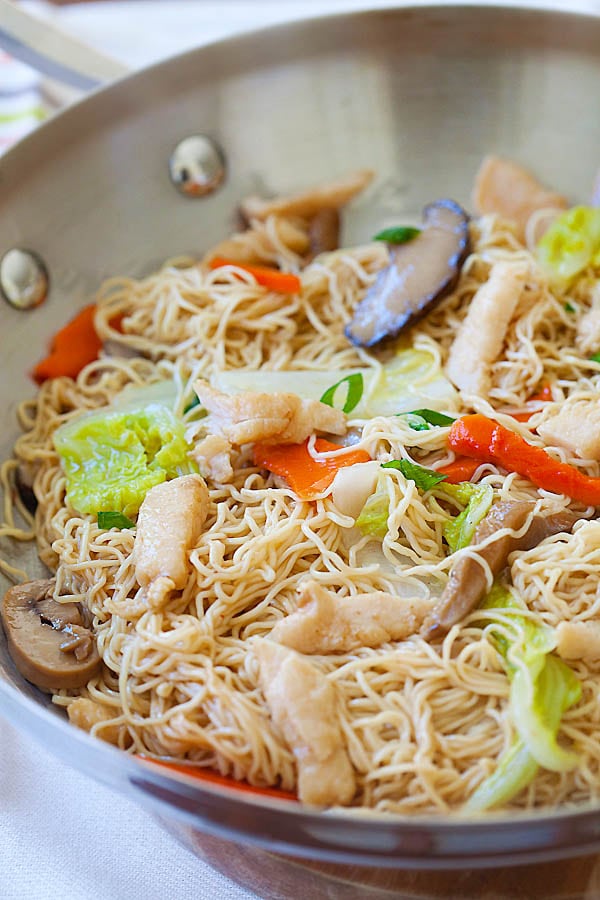 Chicken Lo Mein | Easy Delicious Recipes