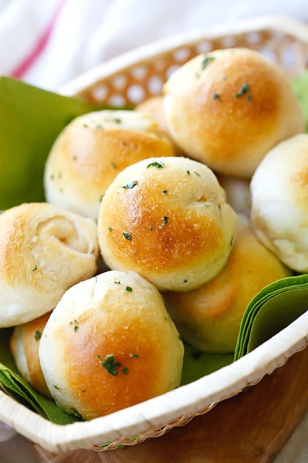 Garlic Herb Cheese Bombs - amazing cheese bomb biscuits loaded with Mozzarella cheese and topped with garlic herb butter. Easy recipe that takes 20 mins | rasamalaysia.com