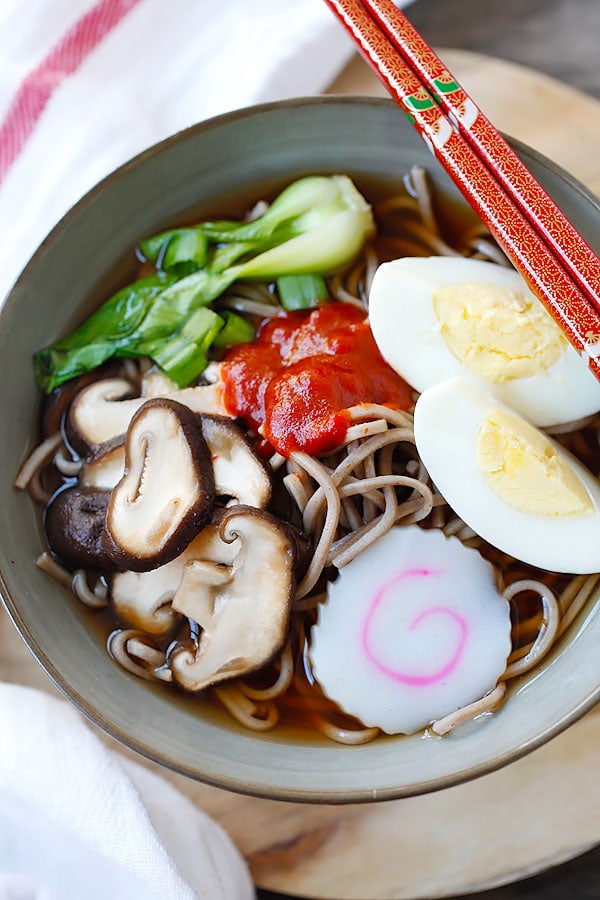 Easy and quick Spicy Sriracha Soba Noodle Soup.