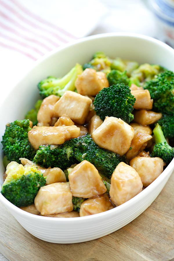 Chicken And Broccoli Ideas / One Pan Cheesy Chicken with Broccoli and