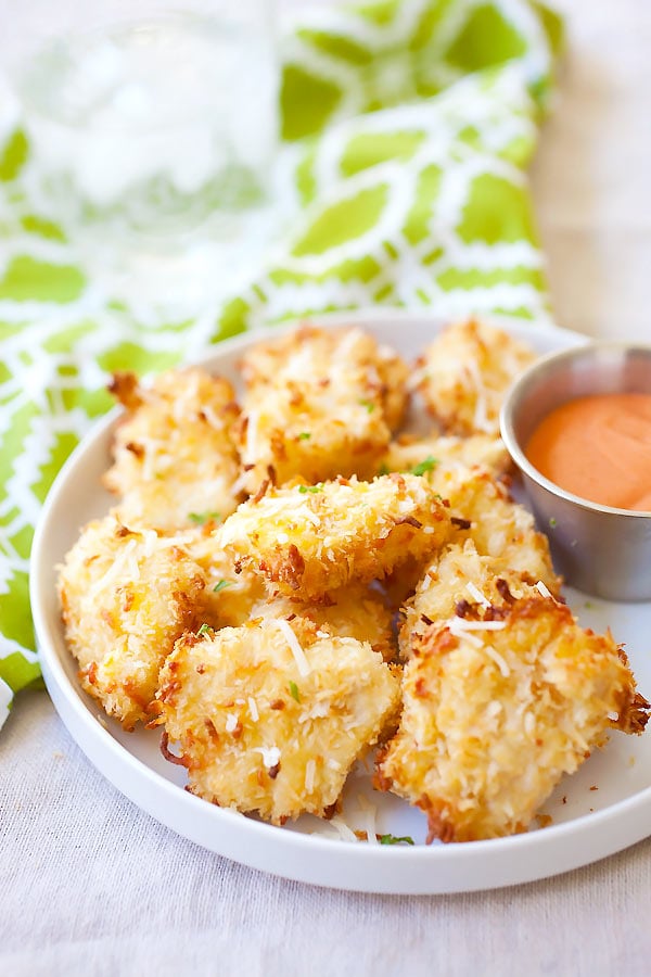 Parmesan Baked Chicken Nuggets - crispy chicken nuggets with real chicken with no frying. Easy and yummy and family friendly!! | rasamalaysia.com