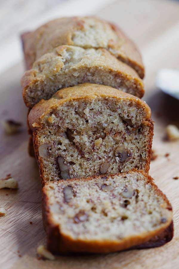 Rum Banana Bread | Easy Delicious Recipes