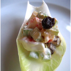 Artificial Crab Meat, and Raisins: this eye candy mini French endive with celery mayonnaise, artificial crab meat, and raisins are hassle free to prepare and you can make over a dozen of them in a jiffy. | rasamalaysia.com