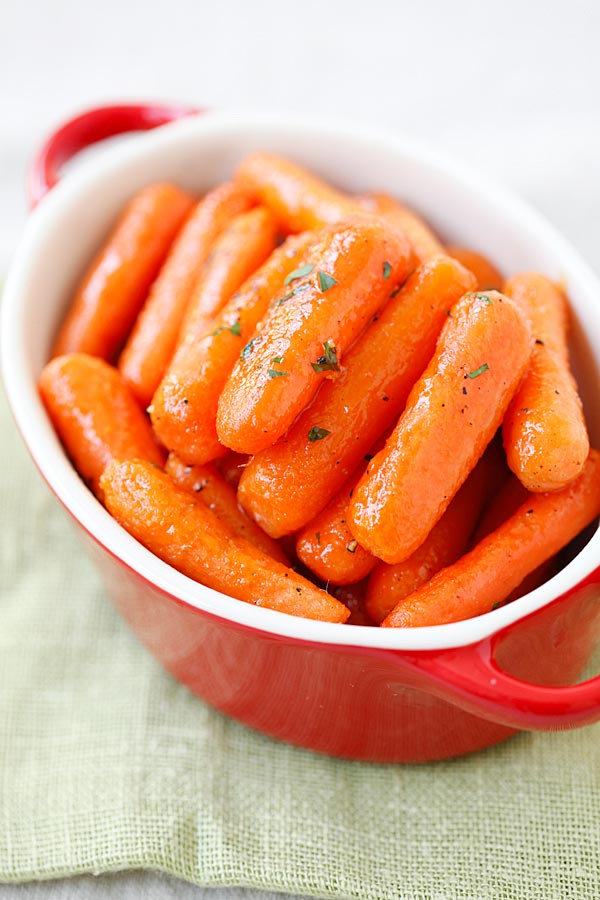 Maple-Butter Roasted Baby Carrots | Easy Delicious Recipes