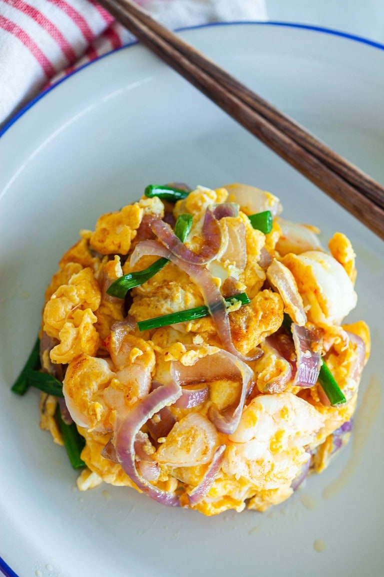 Shrimp Omelette - Chinese Shrimp Omelet - Rasa Malaysia