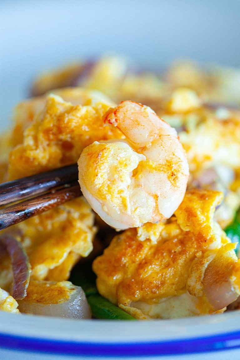 Shrimp Omelette - Chinese Shrimp Omelet - Rasa Malaysia