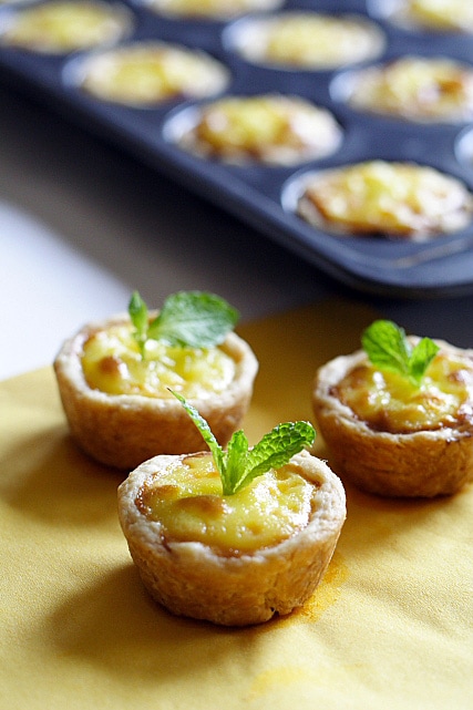 I made these mini Portuguese egg tarts for a birthday party a couple of days ago and I just have to share the pictures above with you because they are simply too cute. | rasamalaysia.com