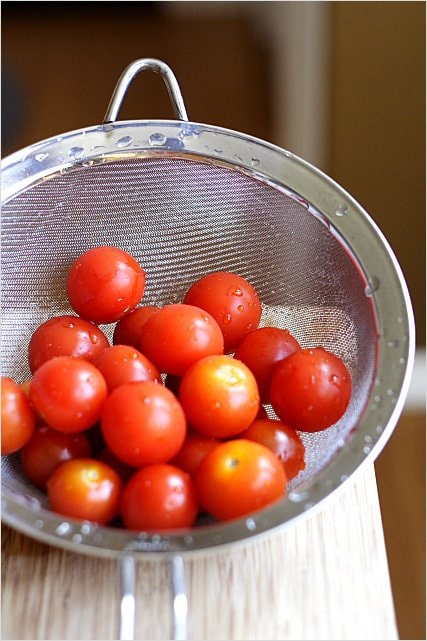 Bacon-wrapped Cherry Tomatoes recipe - It’s really simple to make and the end results are delicious, pretty, and a total crowd-pleaser! | rasamalaysia.com