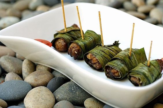 Pandan Chicken Recipe - Fried chicken wrapped with screwpine leaves. Screwpine leaves or pandan leaves are commonly used in Malaysia to infuse the food or desserts with the sweet and fragrant aroma. | rasamalaysia.com