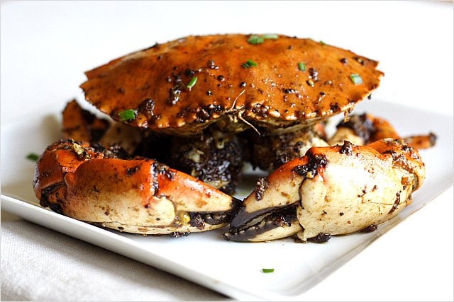 Black Pepper Crab recipe - It’s over-the-top delicious and as good as (if not better than) what you get from restaurants. A must-try. | rasamalaysia.com