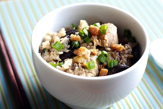 Claypot Chicken Rice (without Claypot) recipe - I love claypot chicken rice but I am too lazy to cook it from scratch. So, for convenience purposes, I used rice cooker. | rasamalaysia.com