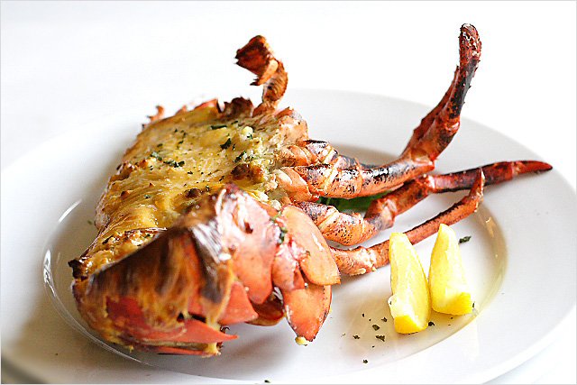 Baked lobster with cheese. Lobster with cheese baked to golden brown is the best way of cooking lobster. Easy baked lobster with cheese recipe for home cooks. | rasamalaysia.com