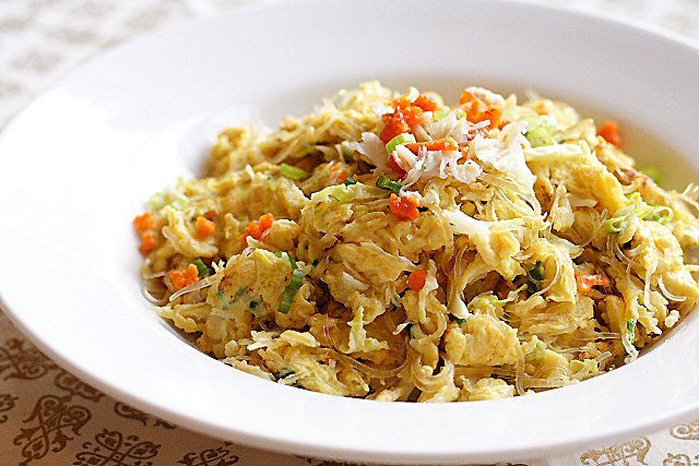 Here is my recipe for imitation shark’s fin and crab meat omelette. | rasamalaysia.com
