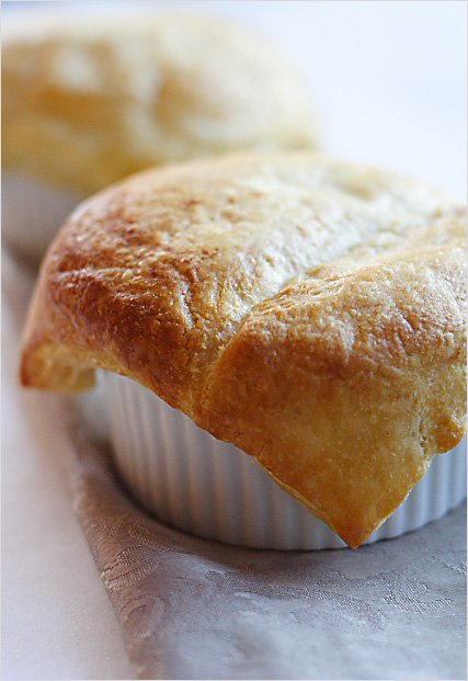 Almond tea with puff pastry. Almond tea is a Chinese dessert, this almond tea recipe is topped with baked puff pastry. Almond tea is great for winter days. | rasamalaysia.com