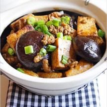 Braised Bean Curd with Mushrooms