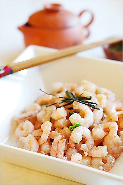 Dragon Well Tea Shrimp. Infused with the aromatic and highly priced–and valued–Longjing tea, this dish pleases one’s palate with the lingering fragrance of the tea and the crunchy texture of the shrimp | rasamalaysia.com