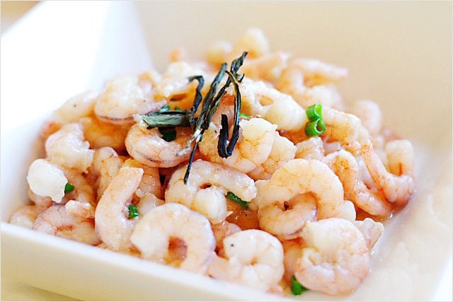 Dragon Well Tea Shrimp. Infused with the aromatic and highly priced–and valued–Longjing tea, this dish pleases one’s palate with the lingering fragrance of the tea and the crunchy texture of the shrimp | rasamalaysia.com