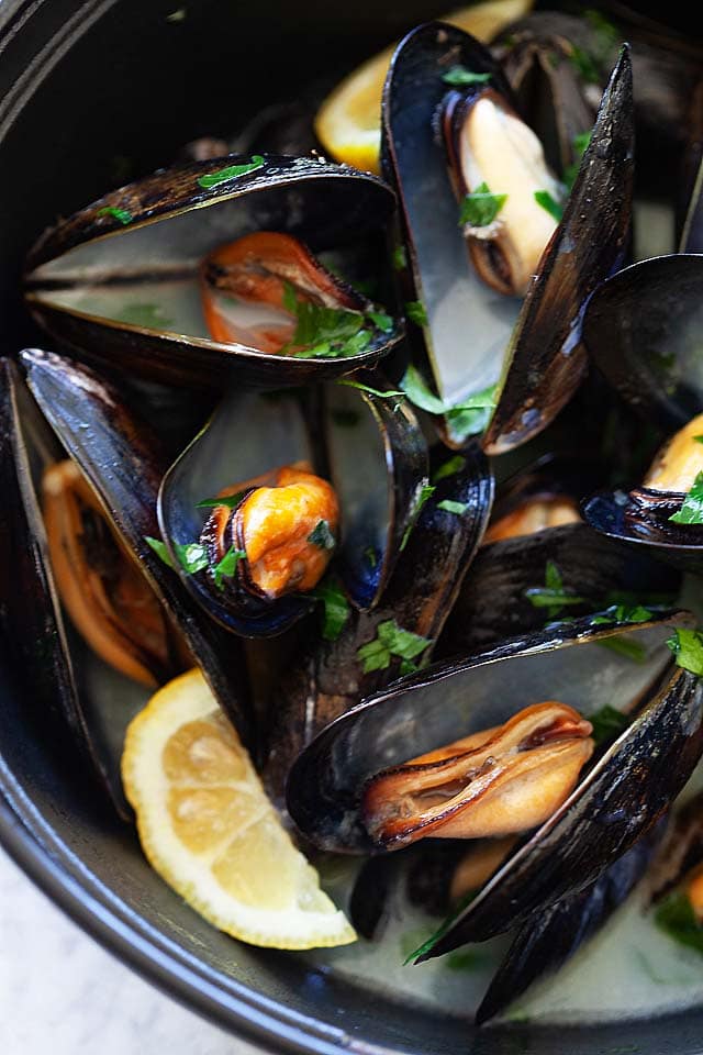 Moules à la Marinière Recipe - French/Belgium-style mussels cooked with white wine, onions, and parsley. | rasamalaysia.com