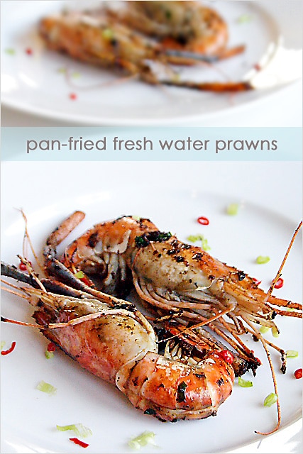 This pan-fried prawns recipe is probably one of the easiest but remarkably delicious recipes for prawns–fresh water prawns pan-fried with soy sauce, cooking wine, and a wee bit of sugar. | rasamalaysia.com