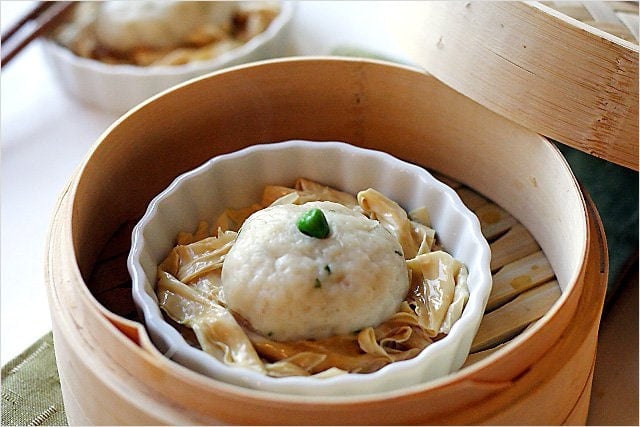 Fish Ball Recipe (Steamed Fish Balls with Bean Curd Sticks) - A great dimsum item - fish paste, garlic, bean curds, sesame oil | rasamalaysia.com