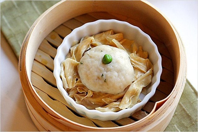 Fish Ball Recipe (Steamed Fish Balls with Bean Curd Sticks) - A great dimsum item - fish paste, garlic, bean curds, sesame oil | rasamalaysia.com