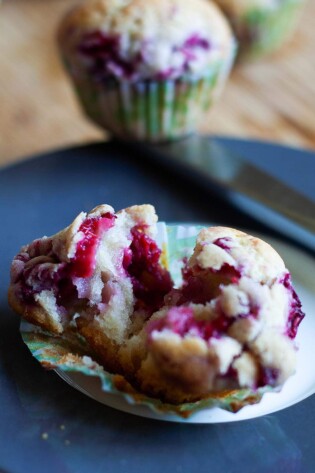 Raspberry Muffins (with fresh raspberries!) - Rasa Malaysia