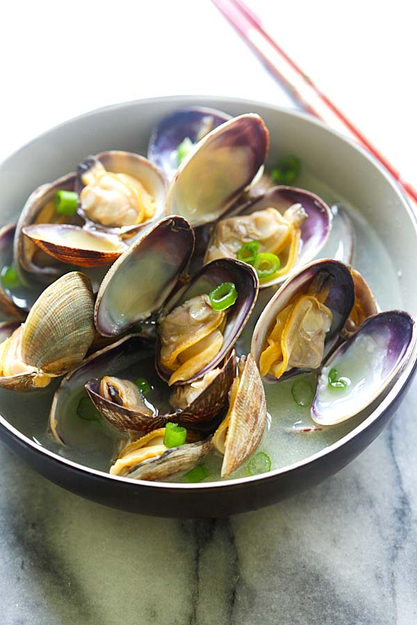 Close up Japanese steamed clams.