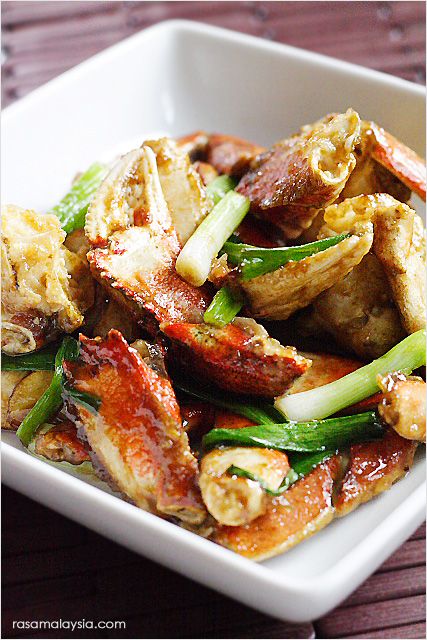 Chinese ginger and scallion crab recipe. This ginger and scallion crab recipes makes restaurant-worthy ginger and scallion crab, as good as restaurant's. | rasamalaysia.com