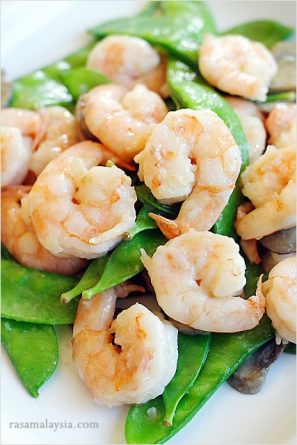 Shrimp with Snow Peas (Asian Gingered Stir-fry Recipe) - Rasa Malaysia