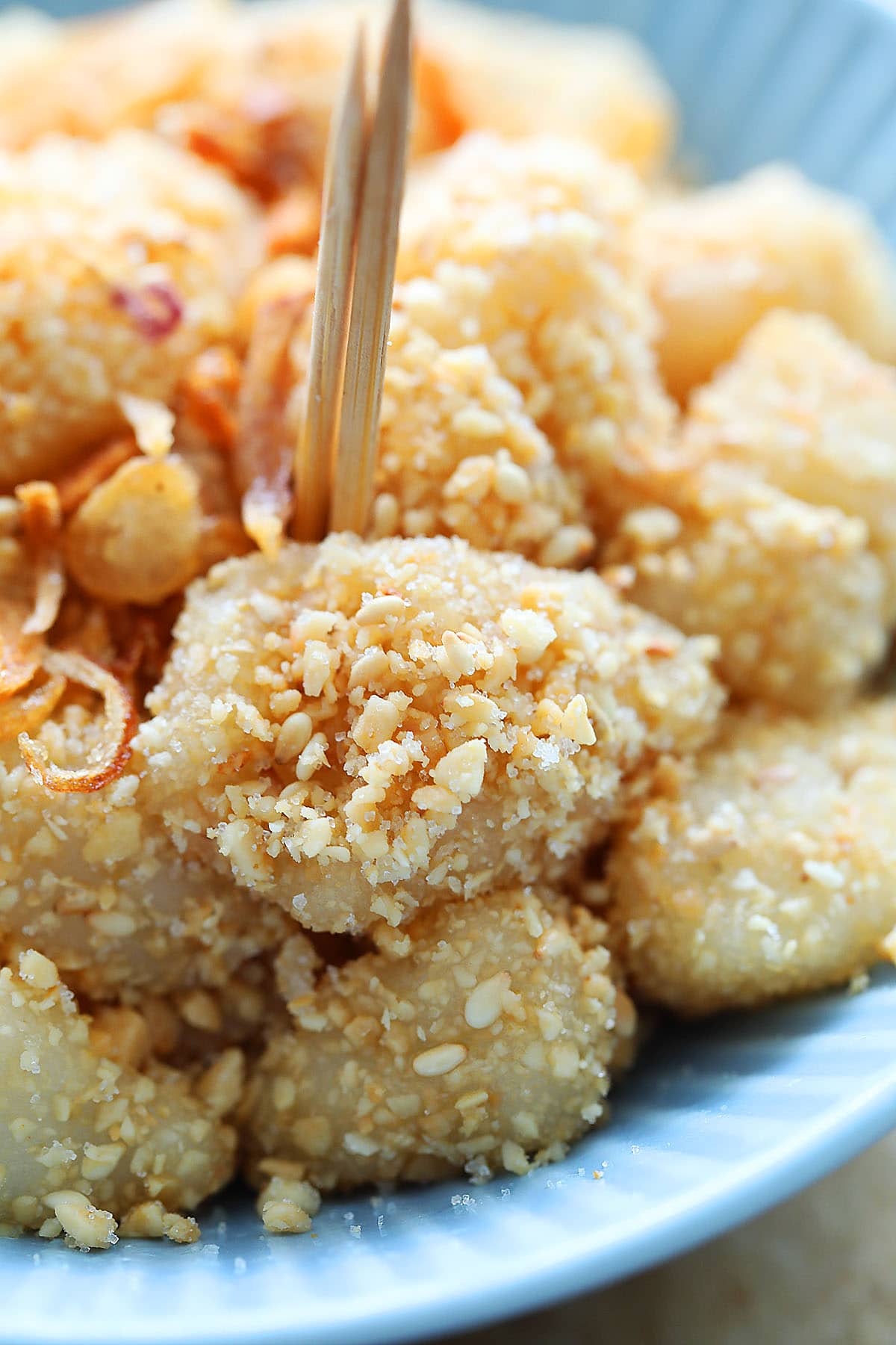 Muar Chee with toothpicks are traditionally served in Penang. 