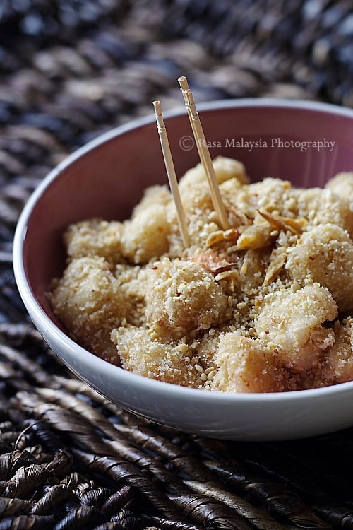 Learn how to make Muar Chee with this easy Muar Chee recipe. Complete with gorgeous Muar Chee pictures and simple step-by-step Muar Chee recipe. | rasamalaysia.com