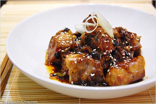 Chinese black bean spare ribs. This easy black bean spare ribs recipe takes 15 minutes to cook. Delicious spare ribs in black beans sauce. A must try recipe! | rasamalaysia.com