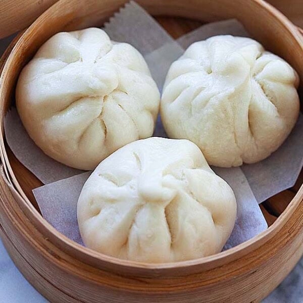 Steamed chicken buns