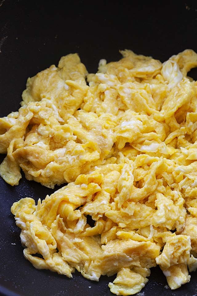 Perfect scrambled eggs for tomato eggs.