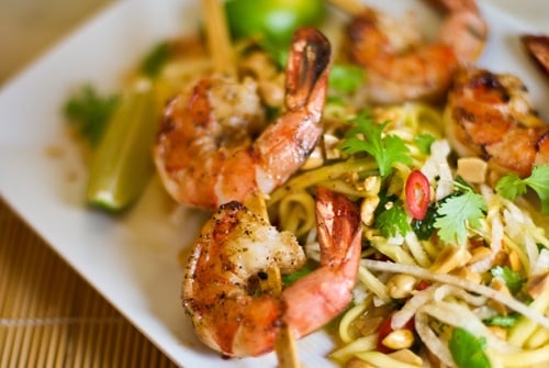 Grilled Shrimp with Green Papaya and Mango Salad recipe - To finish it off the salad is tossed with a delicious Vietnamese dressing made with lime juice, garlic-chili powder and nam pla and the whole thing is sprinkled with chopped peanuts. | rasamalaysia.com