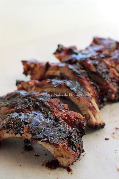 A perfect balance of saltiness plus a touch of Chinese 5-spice powder, char siu sauce marries well with chinese bbq baby back ribs | rasamalaysia.com