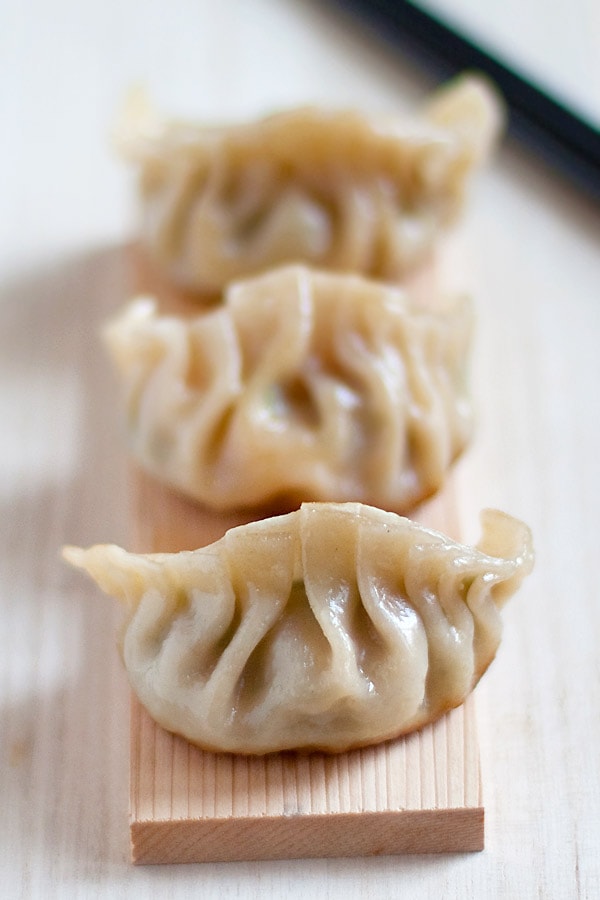 Gyoza or Japanese pan-fried dumplings are SO delicious. EASY gyoza recipe made with store-bought ingredients, cheap & a zillion times better than takeout. | rasamalaysia.com