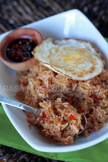 Nasi Goreng (Indonesian Fried Rice) - Rasa Malaysia