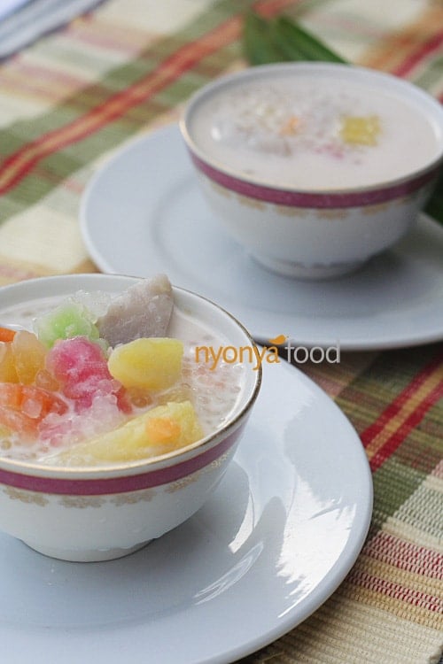 Bubur cha cha a medley of sweet potatoes (in yellow, orange, and purple color), yam (taro), black-eye peas, etc., cooked in a sweet coconut milk base. It is a colorful and sweet dessert, and is generally prepared during festive seasons in Penang. | rasamalaysia.com