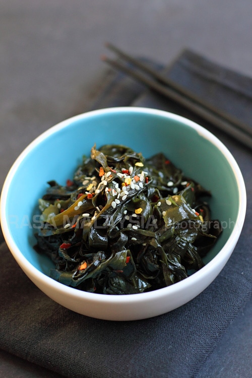 Seaweed is a healthy ingredient and this seaweed salad recipe is made of Korean dried seaweed, salt, sugar, rice vinegar, sesame oil and chili flakes. | rasamalaysia.com
