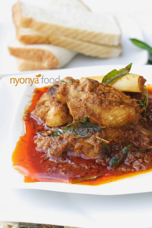 Chicken curry is made with bone-in chicken traditionally, and curry leaves are used to infuse the chicken curry with the intense fragrance of the curry leaves. | rasamalaysia.com