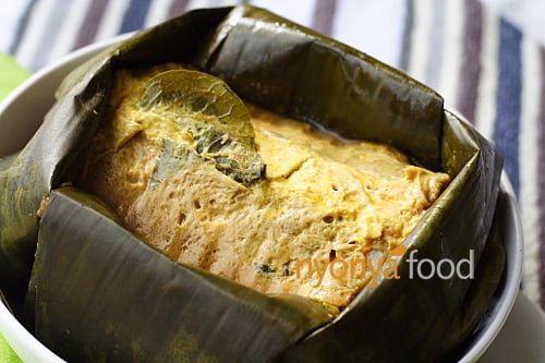 Otak-Otak (Nyonya Fish Custard Wrapped with Banana Leaves) | Easy Asian Recipes at RasaMalaysia.com | rasamalaysia.com